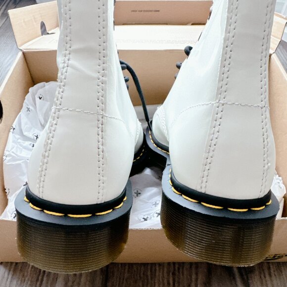 Dr Martens 1460 boots size 8 SMOOTH LEATHER LACE UP BOOTS new in box white shoes - Picture 13 of 16